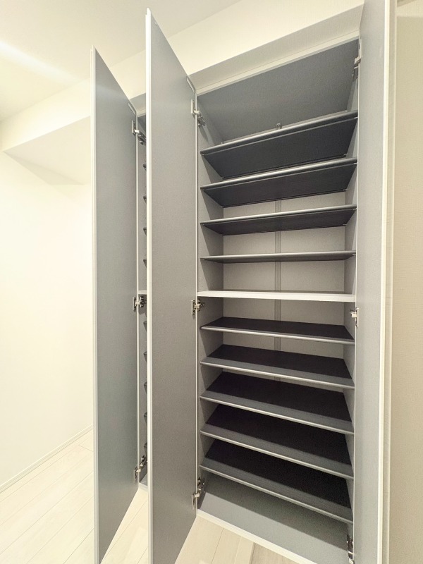 玄関　シューズボックスです♪