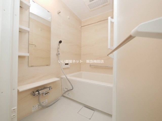 バス・シャワールーム　反転タイプとなります。