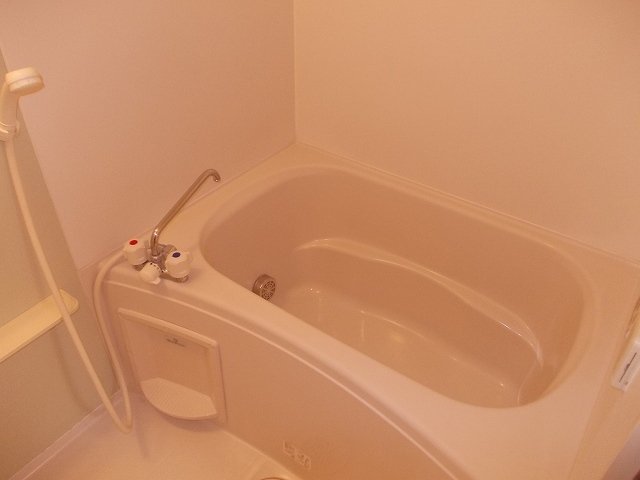 バス・シャワールーム　ゆったり過ごせるお風呂です