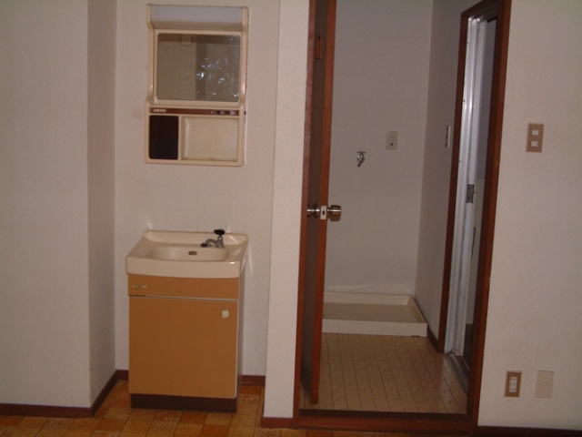 洗面設備　同物件別室です