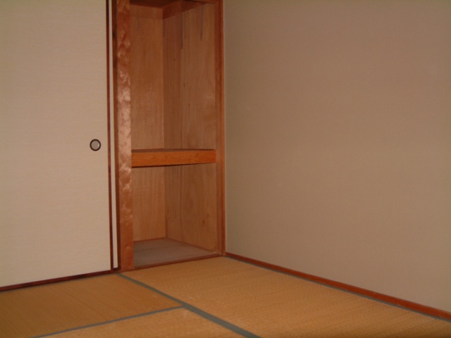 収納　同物件別室　現在は洋室です