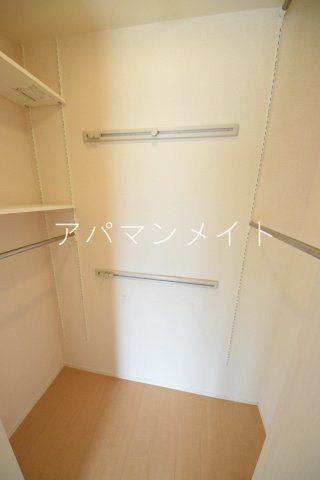 収納　ワンステップクローゼット