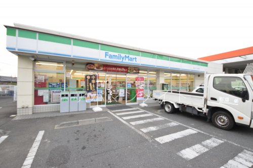 コンビニ　ファミリーマート泉かまくらみち店（コンビニ）まで317m
