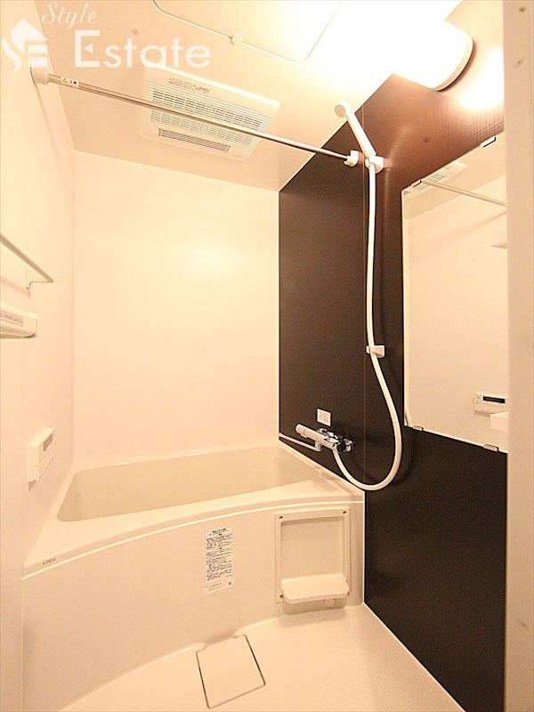 バス・シャワールーム　バスルーム