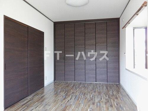 収納　LD横の洋室　クロゼット