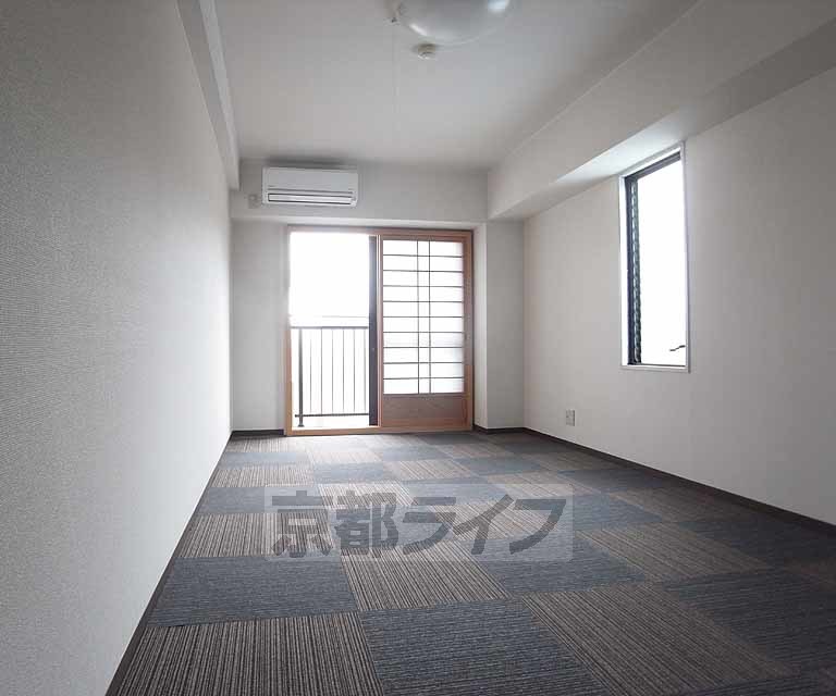 居室・リビング　きれいなお部屋です