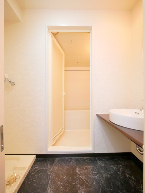 洗面設備　オシャレな洗面化粧台です♪