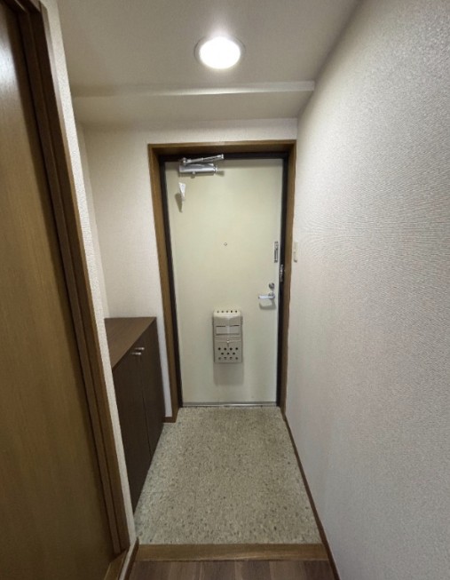 玄関　※別部屋参考写真