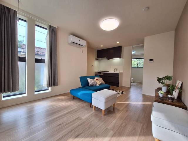 居室・リビング　レイアウトの一例です。家具は付属しません。