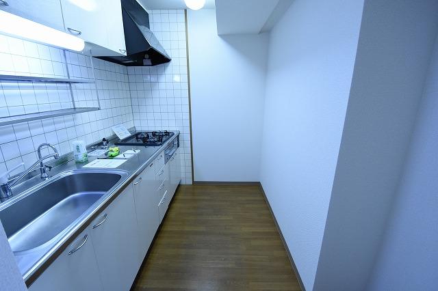 キッチン　収納も豊富なシステムキッチンです！