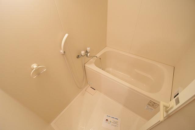 バス・シャワールーム　シンプルで清潔感のある浴室です！