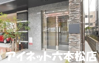 エントランス　玄関もきれいですね。