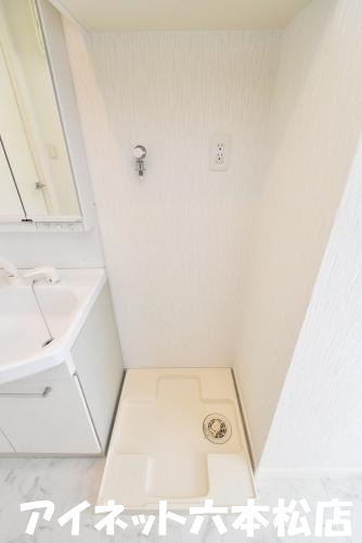 その他設備　洗濯機も室内に置けます。