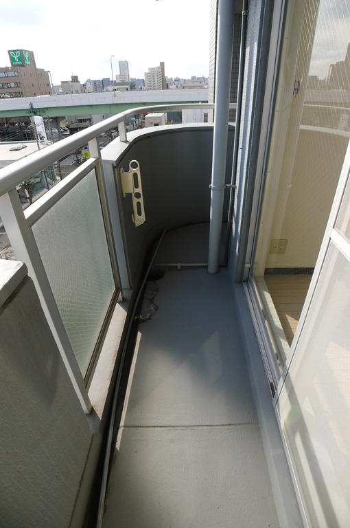 バルコニー　（写真は同タイプ）