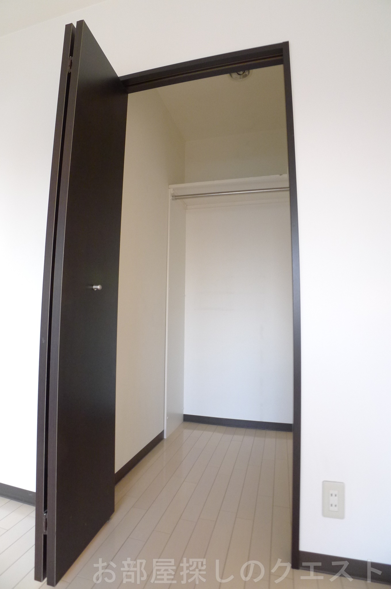 収納　（写真は同タイプ）