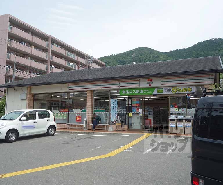 コンビニ　セブンイレブン山科大宅店（コンビニ）まで450m