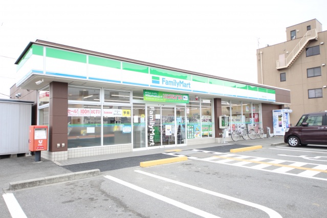 コンビニ　ファミリーマート田原本千代店（コンビニ）まで381m