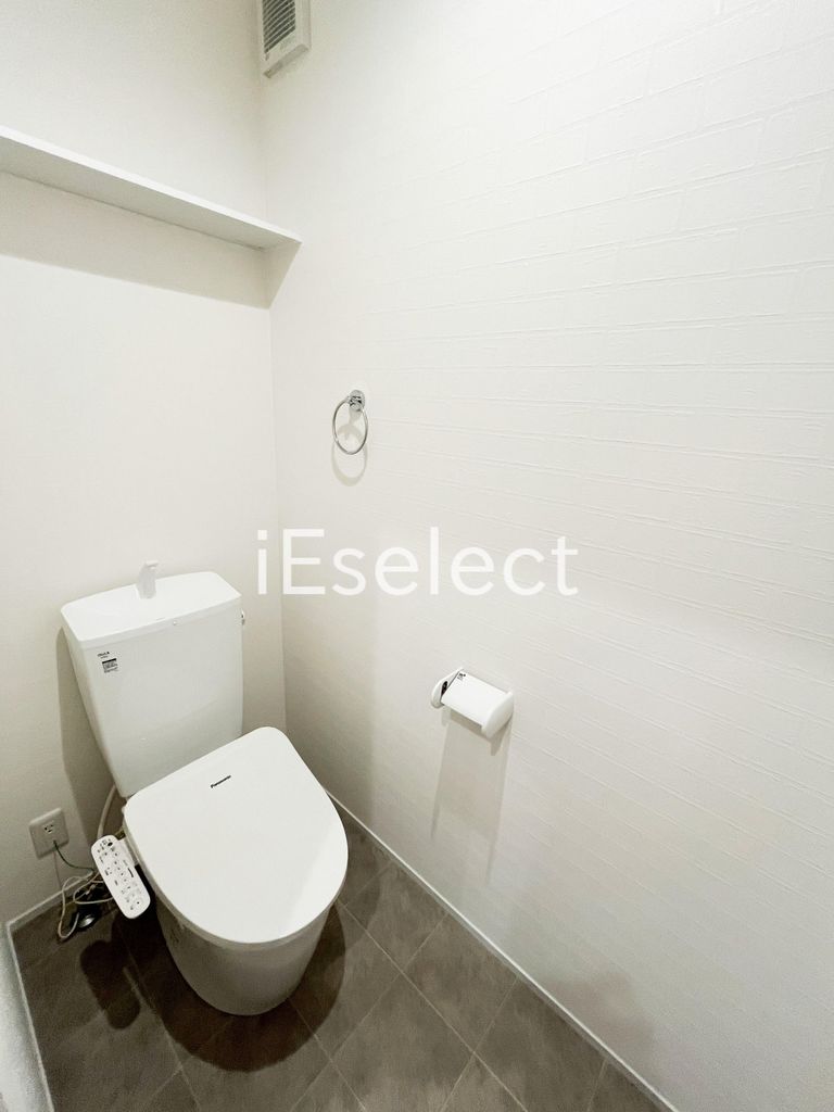 トイレ　温水洗浄便座付きのトイレ