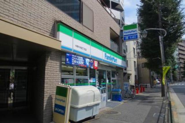 コンビニ　ファミリーマート 中野中央一丁目店（コンビニ）まで643m