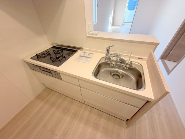 キッチン　オシャレなシステムキッチン。お料理好きには嬉しいですね。