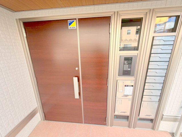 エントランス　綺麗なエントランスです。