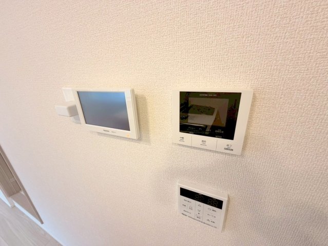 セキュリティ　TVモニターホンで来客が誰か確認してから開けて下さいね