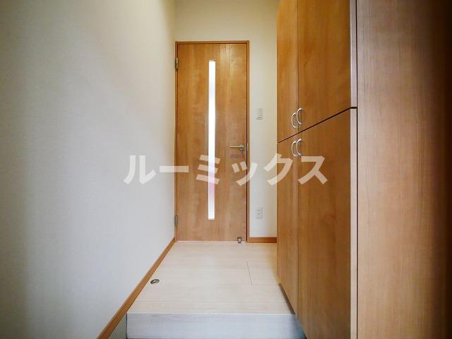 玄関　現状優先です。