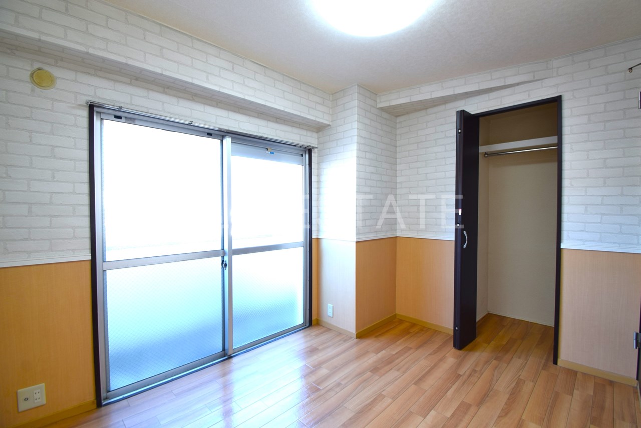 その他　タイル風壁紙がお洒落な洋室6帖☆