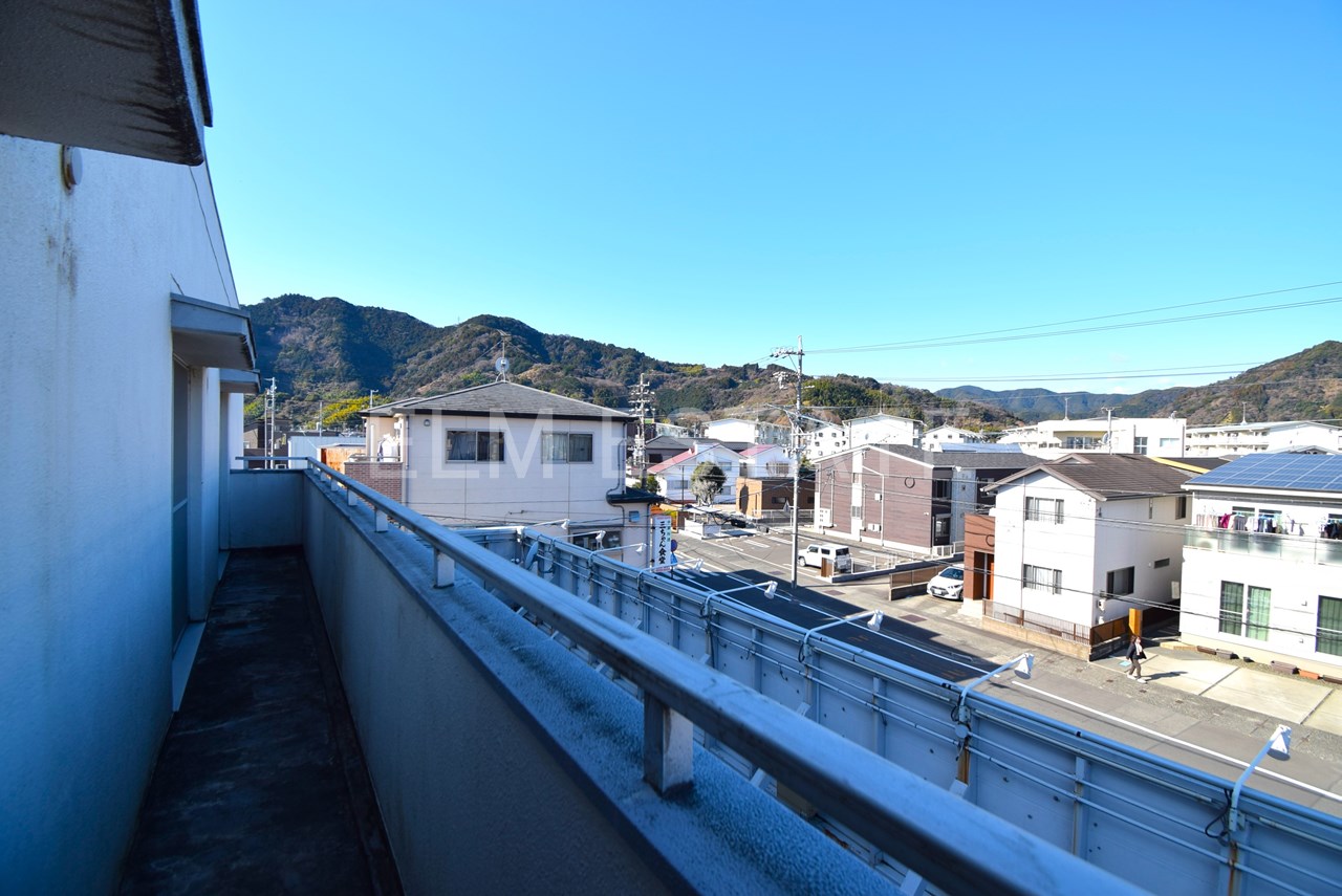 バルコニー　3階角部屋なので眺望、風通し良好です！