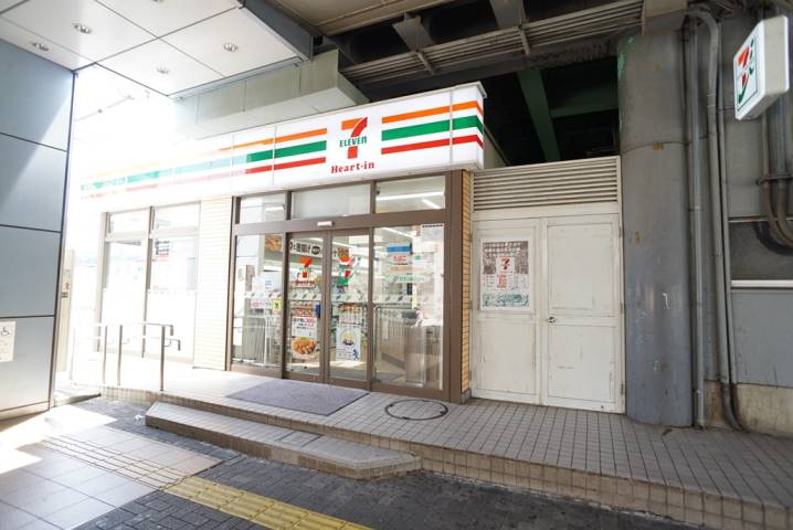コンビニ　セブンイレブン　ハートインＪＲ王寺駅北口店（コンビニ）まで665m