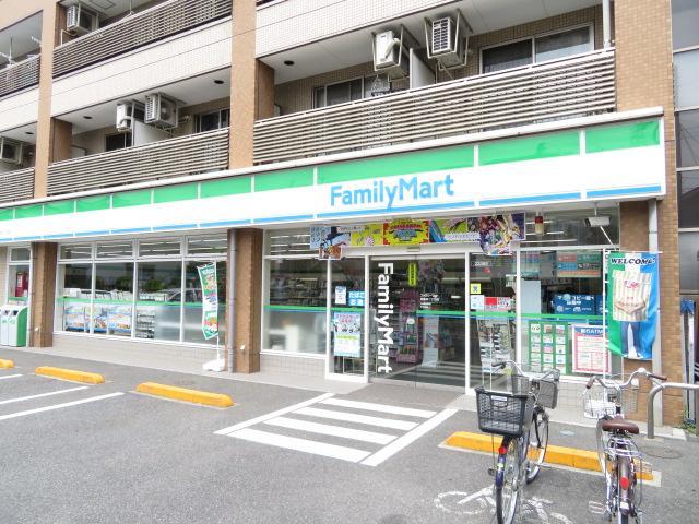 コンビニ　ファミリーマート（コンビニ）まで70m
