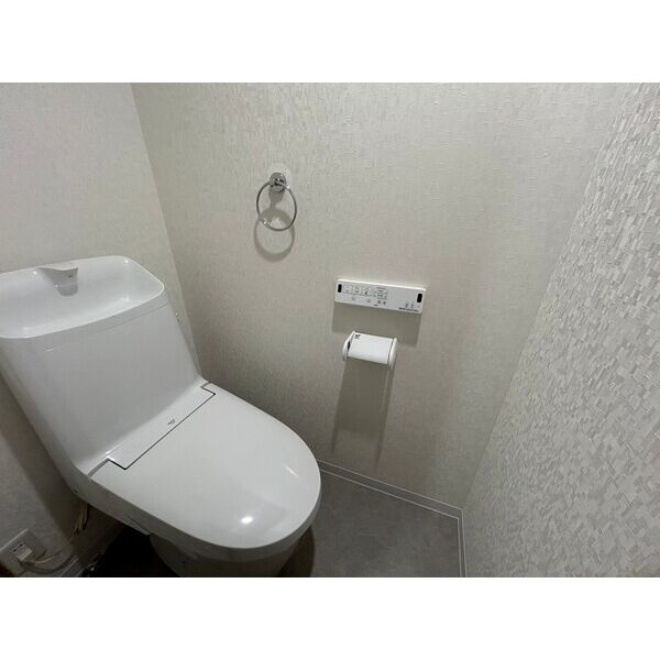 トイレ　※同施工会社のイメージ写真※