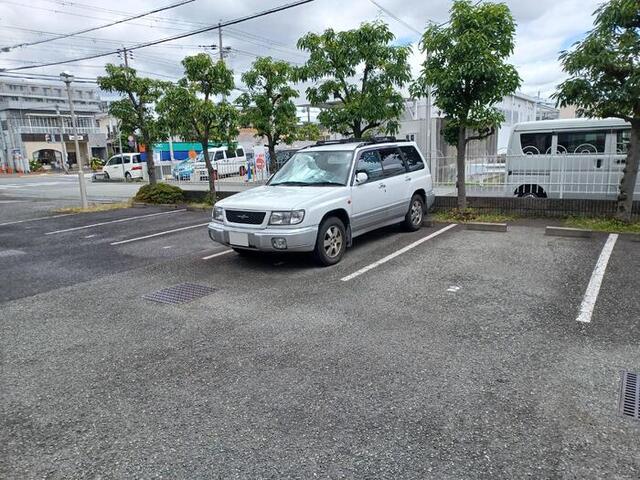駐車場　駐車場