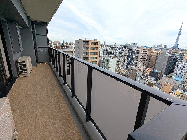 バルコニー　15F、上層階はスカイツリー隅田川花火が見えますワイドバルコ