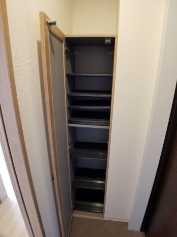 玄関　同施工会社施工物件の参考写真になります※現況優先