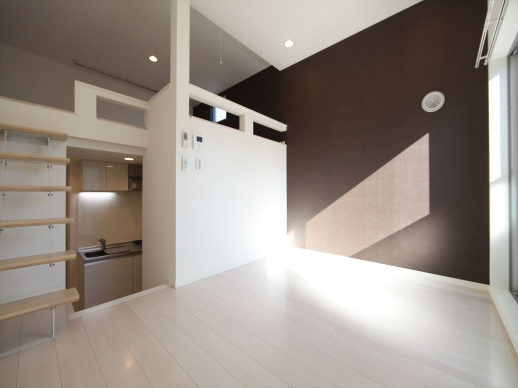 居室・リビング　洋室6帖　上階ロフト5.8帖（収納でも部屋でも使えます）