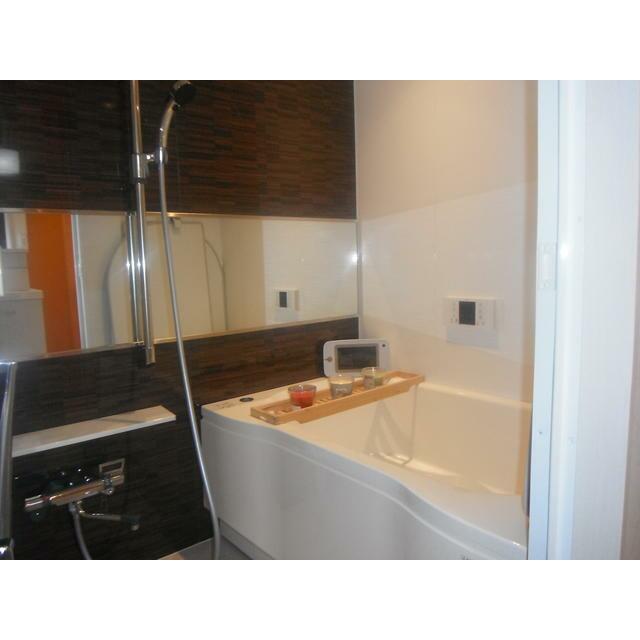 バス・シャワールーム　期間限定　防水テレビ付き♪