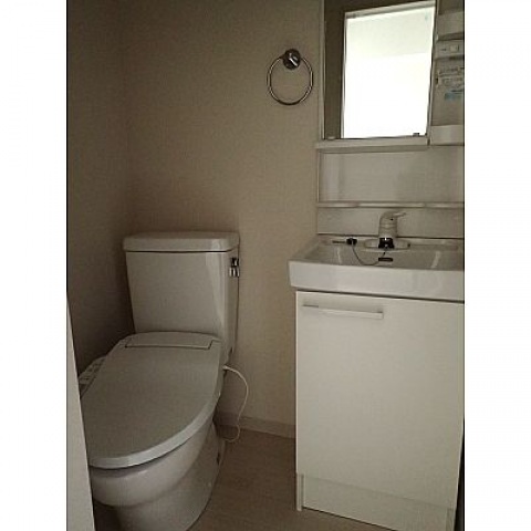 トイレ　別号室の写真です