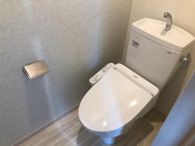 トイレ　※同シリーズ物件モデルルームの写真です