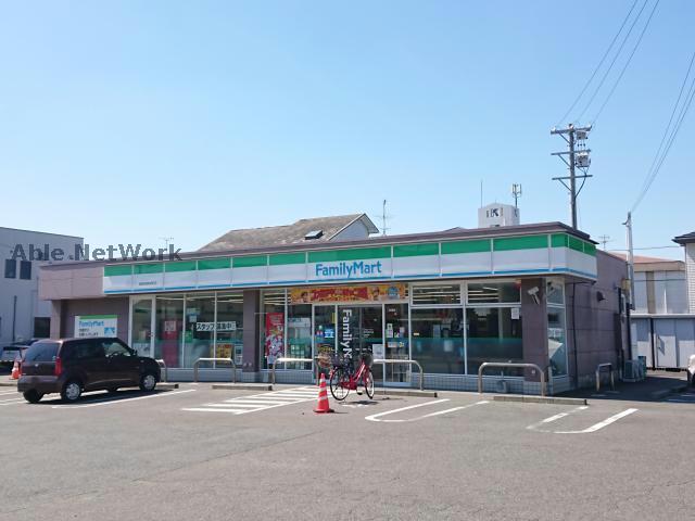 コンビニ　ファミリーマート尾張旭東栄町店（コンビニ）まで613m