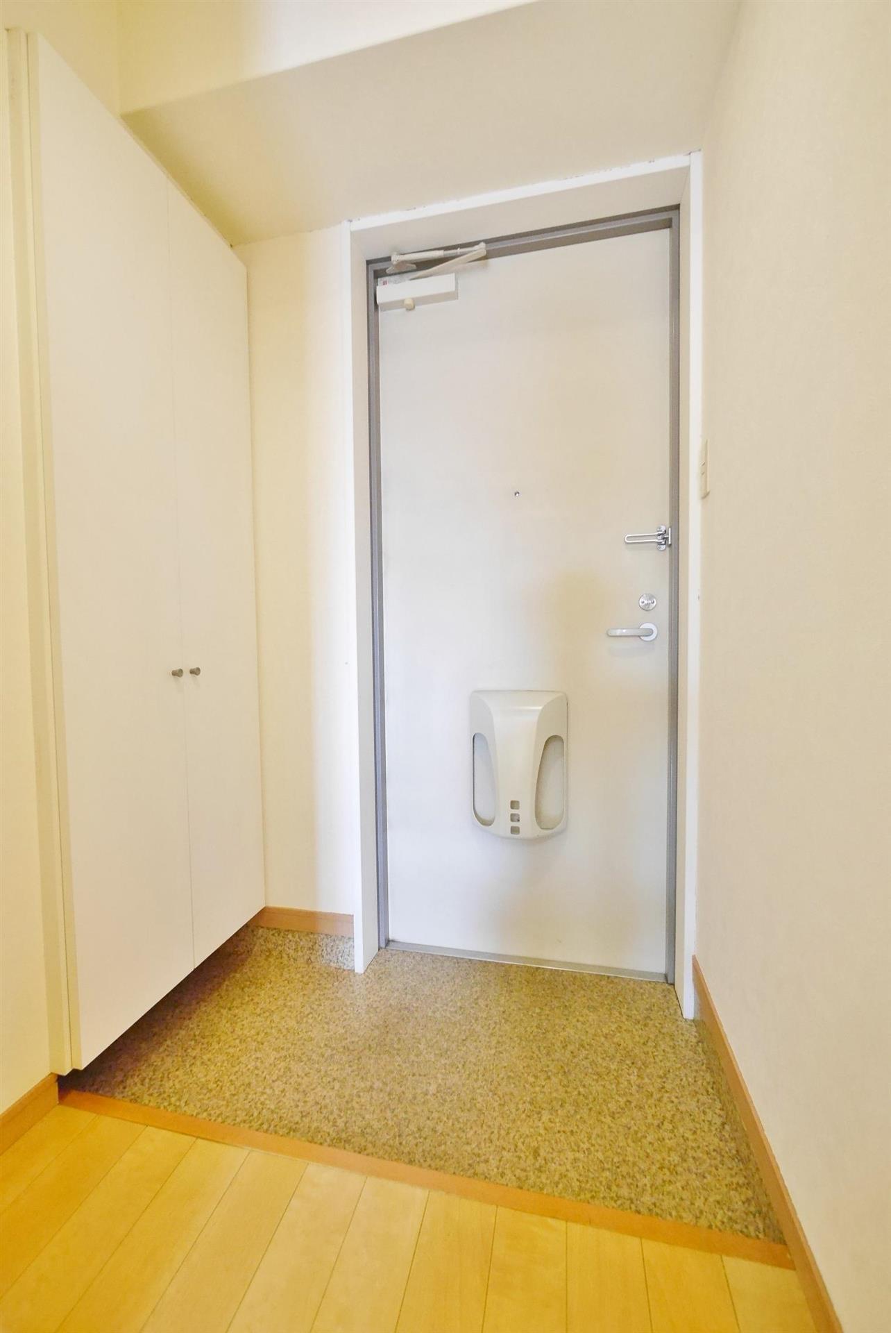 玄関　※同タイプの写真、イメージです※