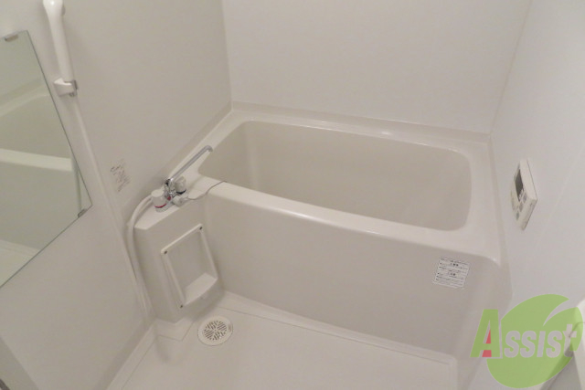 バス・シャワールーム　こちらはバスルームです。一日の疲れをここで癒してください。