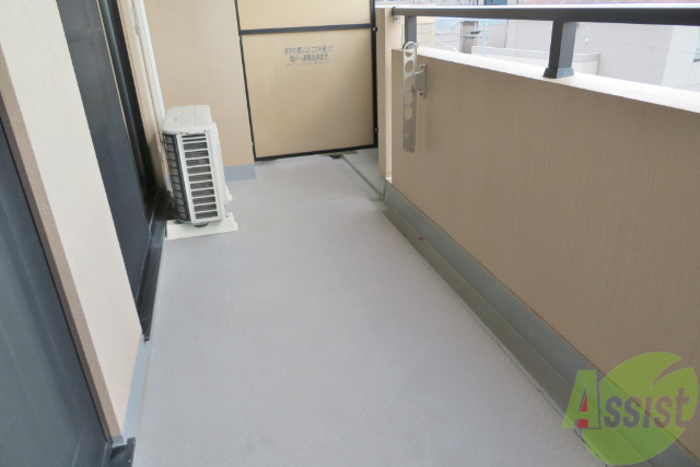 バルコニー　バルコニーはとても広いです。洗濯物もはかどりますね。