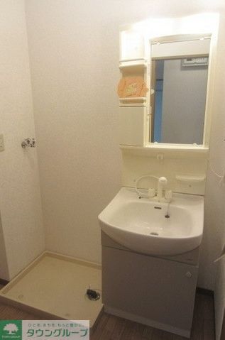 洗面設備　シャンプードレッサー付き。