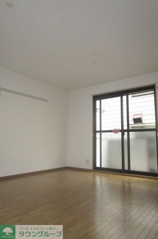 居室・リビング　洋室10帖あります。