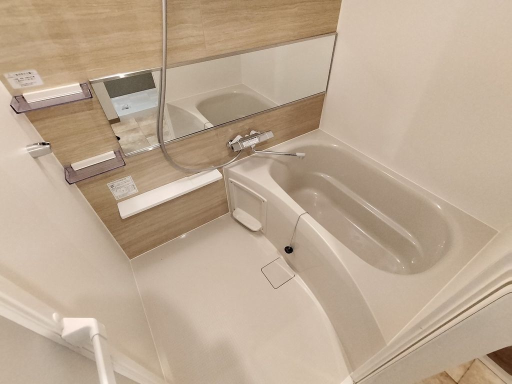バス・シャワールーム　バス