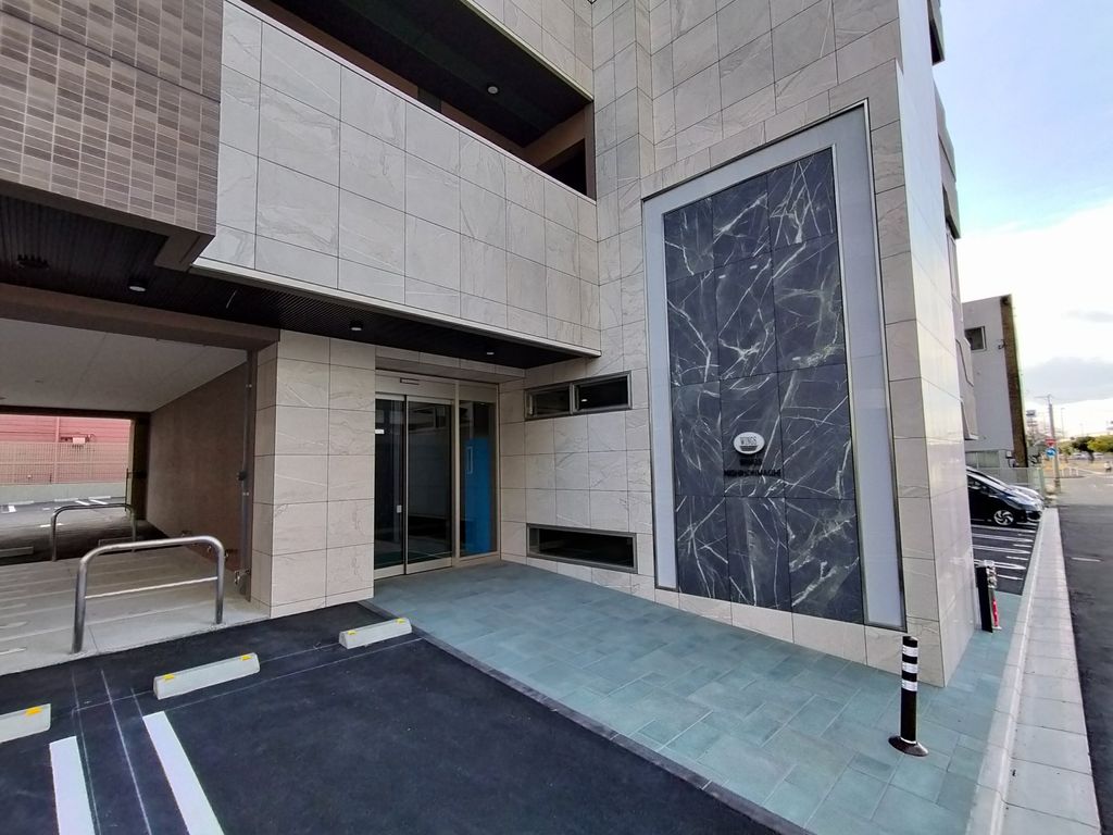 エントランス　駐車場