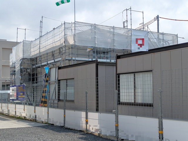 建物外観　建築中