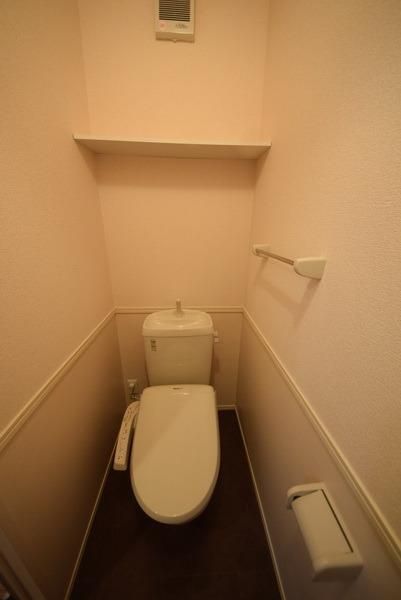 トイレ　温水洗浄暖房便座