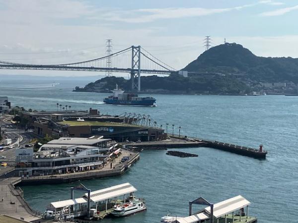 ショッピングセンター　カモンワーフ（ショッピングセンター）まで833m